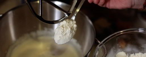 Шаг 4: бисквитной шарлотки