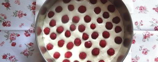 Шаг 6: меренговой шарлотки с малиной и белым шоколадом