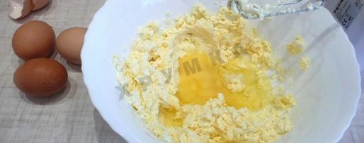 Шаг 3: пирога с вишней в мультиварке типа шарлотка