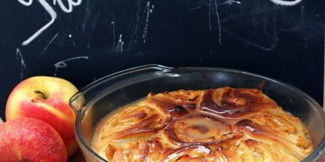 Рецепт простой шарлотки с корицей