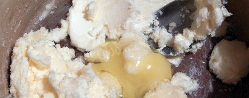 Шаг 1: шарлотки на кефире в мультиварке