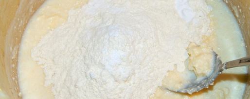 Шаг 3: шарлотки на кефире в мультиварке