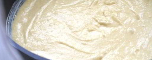 Шаг 5: шарлотки на манке с карамельным черносливом