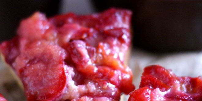 Рецепт шарлотки по-осеннему со сливами