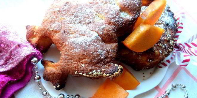 Рецепт шарлотки с ананасом и хурмой