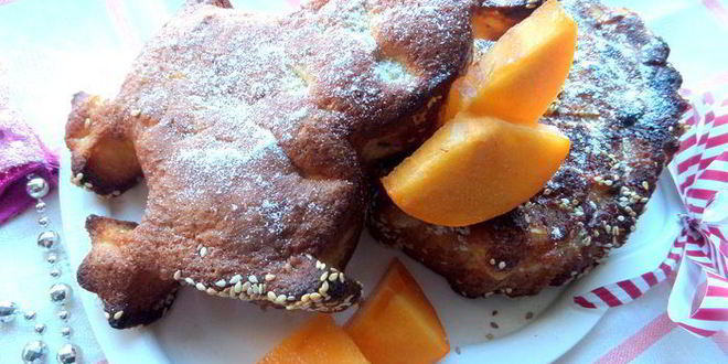 Рецепт шарлотки с ананасом и хурмой