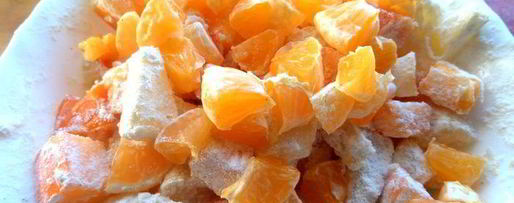 Шаг 11: шарлотки с ананасом и хурмой