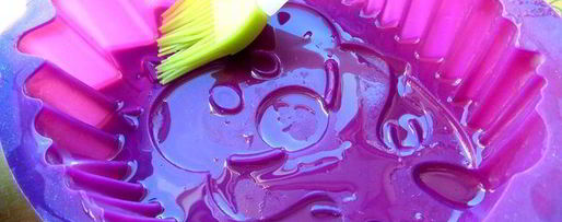 Шаг 14: шарлотки с ананасом и хурмой