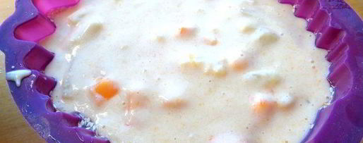 Шаг 16: шарлотки с ананасом и хурмой