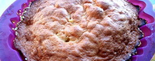 Шаг 17: шарлотки с ананасом и хурмой