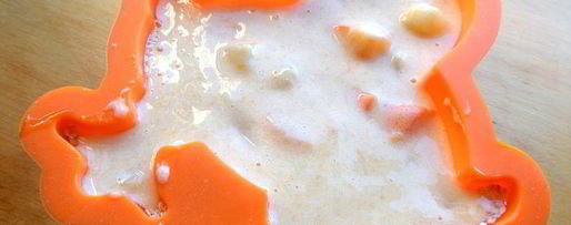 Шаг 20: шарлотки с ананасом и хурмой