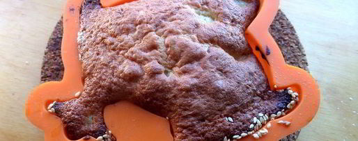 Шаг 21: шарлотки с ананасом и хурмой