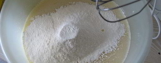 Шаг 1: шарлотки с безе