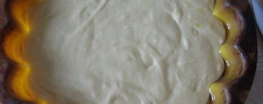 Шаг 3: шарлотки с безе