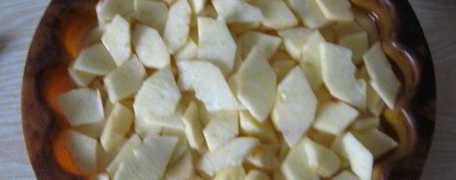 Шаг 4: шарлотки с безе