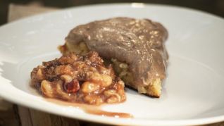 Рецепт Шарлотки с джемом и сливочным кремом