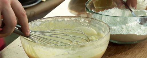 Шаг 2: шарлотки с джемом и сливочным кремом