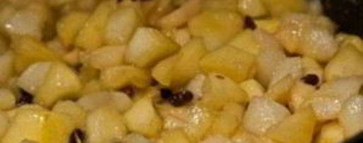 Шаг 1: шарлотки с грушами