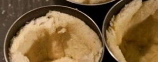 Шаг 3: шарлотки с грушами