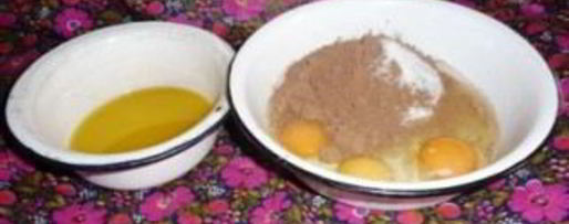 Шаг 1: шарлотки с какао и яблоками