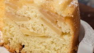 Рецепт Шарлотки с манкой и кефиром