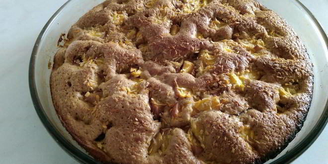 Рецепт шарлотки с персиками