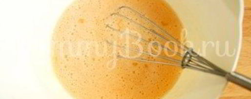 Шаг 3: шарлотки с ревенем в мультиварке