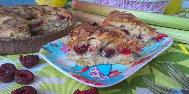 Рецепт шарлотки с ревенем, вяленой вишней и пряностями