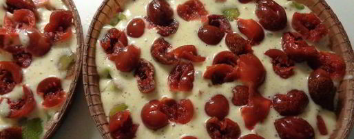 Шаг 13: шарлотки с ревенем, вяленой вишней и пряностями