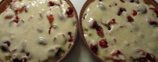 Шаг 14: шарлотки с ревенем, вяленой вишней и пряностями