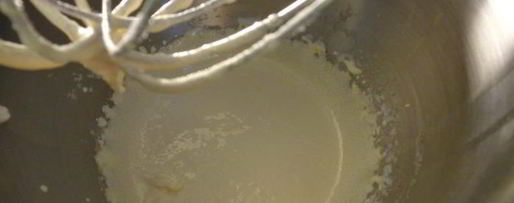 Шаг 4: шарлотки с ревенем, вяленой вишней и пряностями