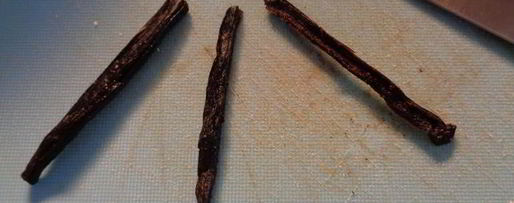 Шаг 5: шарлотки с ревенем, вяленой вишней и пряностями