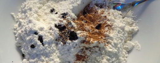 Шаг 6: шарлотки с ревенем, вяленой вишней и пряностями