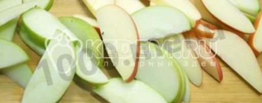 Шаг 8: шарлотки с творогом и яблоками