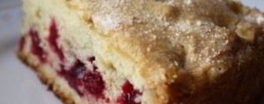 Шаг 5: шарлотки с вишней в мультиварке