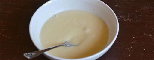 Шаг 3: шарлотки с вишней