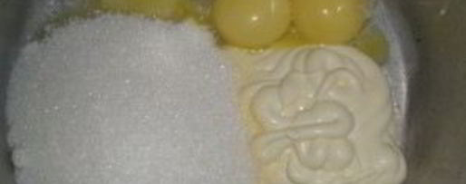 Шаг 2: шарлотки с яблоками и ревенем