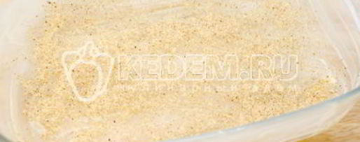 Шаг 2: шарлотки с яблоками и ягодой