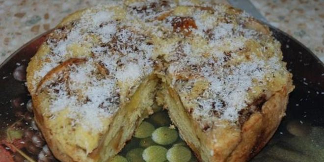 Рецепт шарлотки с яблоками, изюмом и корицей