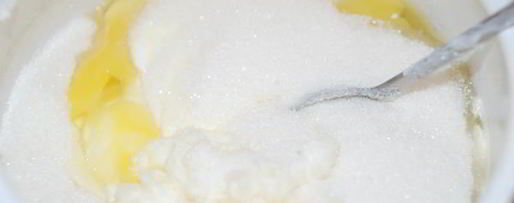 Шаг 1: шарлотки с яблоками, изюмом и корицей