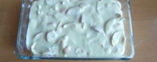 Шаг 5: шарлотки с яблоками на сметане