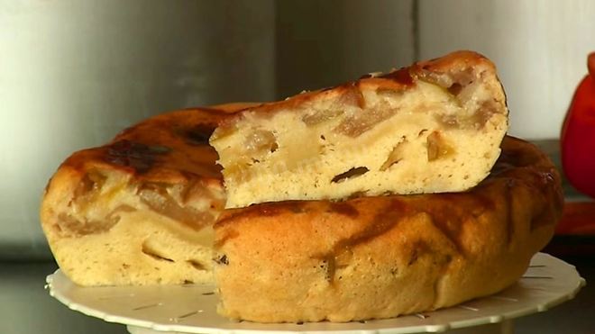 Рецепт Шарлотки с яблоками в мультиварке яблочная