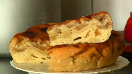 Рецепт Шарлотки с яблоками в мультиварке яблочная