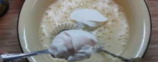 Шаг 1: шарлотки со сметаной и яблоками