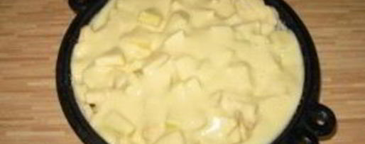 Шаг 6: шарлотки со сметаной и яблоками