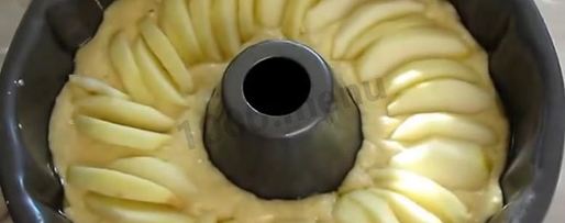 Шаг 5: шарлотки творожной с творогом в духовке