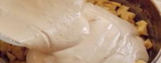 Шаг 7: шарлотки в духовке с яблоками