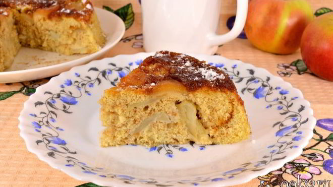 Рецепт Яблочной шарлотки с карамелью в микроволновке