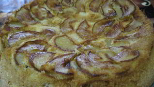 Рецепт Яблочной шарлотки с кукурузной мукой