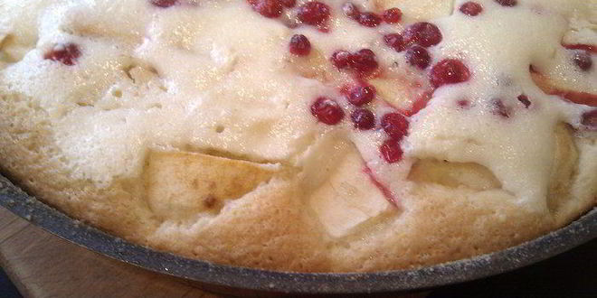 Рецепт яблочно-брусничной шарлотка